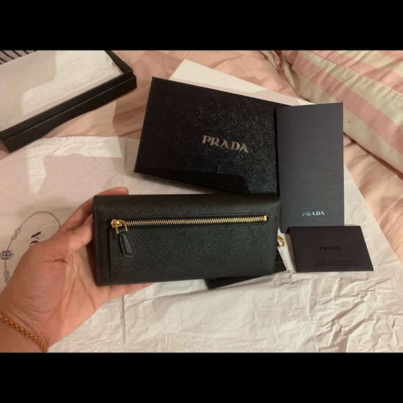 Prada Leather wallet ( Black) - Picture 5 of 8
